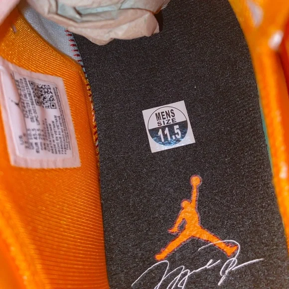 JORDAN AN MVP - Picture 6 of 11